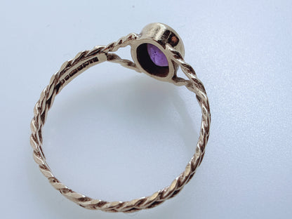 British Vintage 9ct Gold Purple Amethyst Solitaire Ring