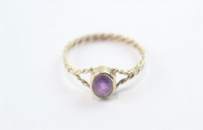 British Vintage 9ct Gold Purple Amethyst Solitaire Ring