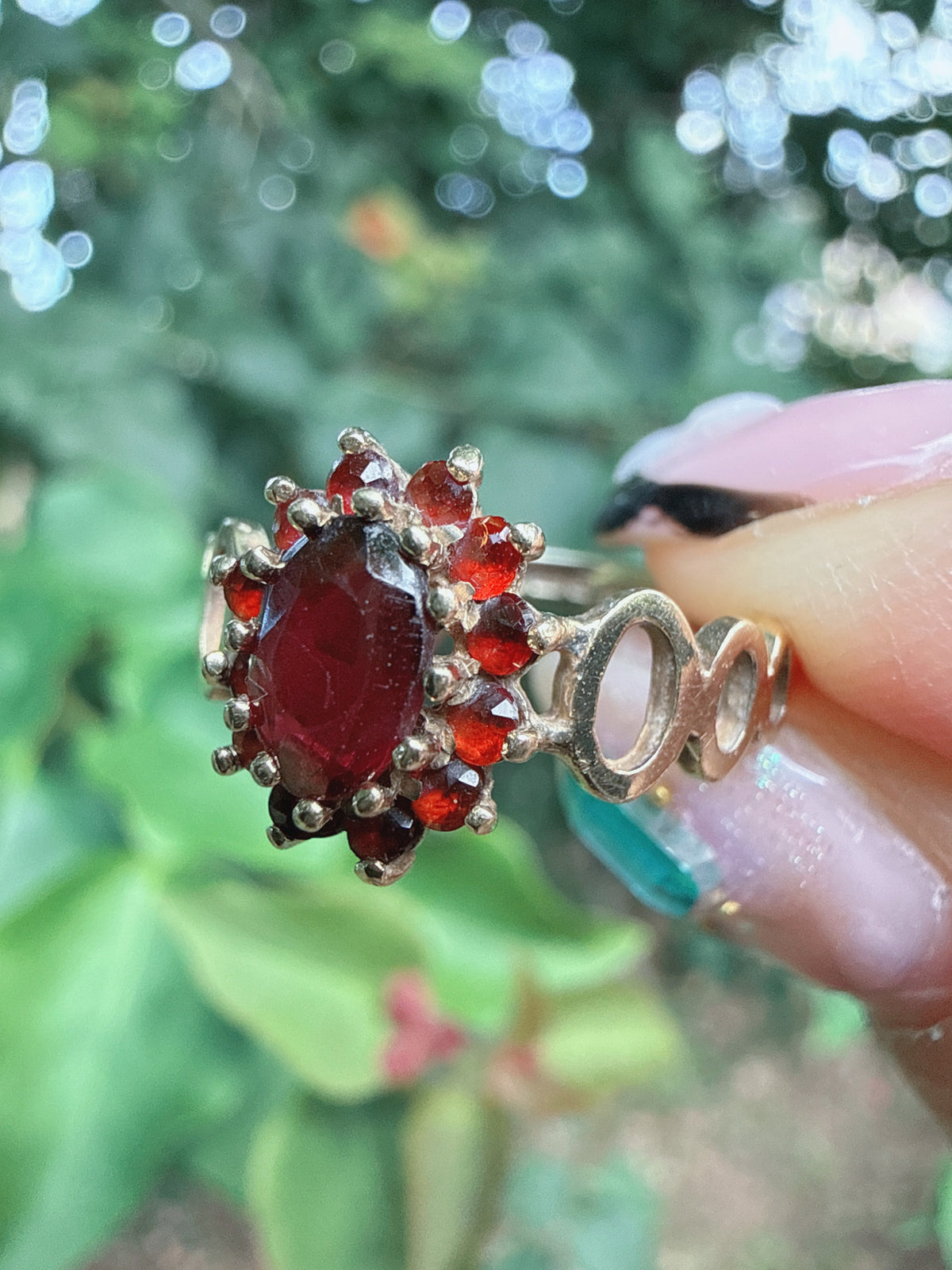 Vintage 9ct Gold Garnet Cluster Ring Edinburgh L 1/2
