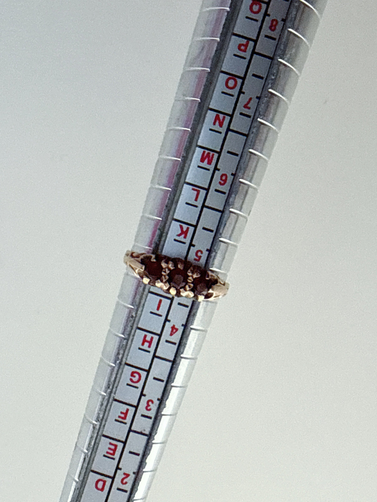Vintage 1980s 9ct Gold Garnet Trilogy Ring Size I 1/2