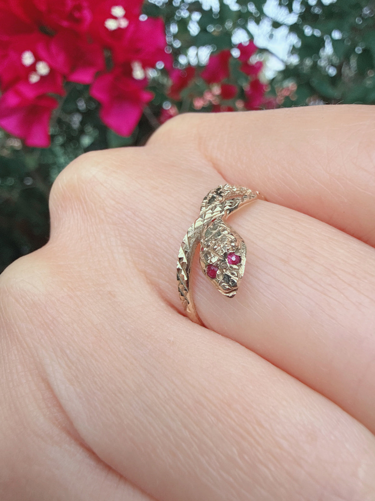 Vintage 1988 9ct Gold Ruby Eye Snake Serpent Ring Size N 1/2
