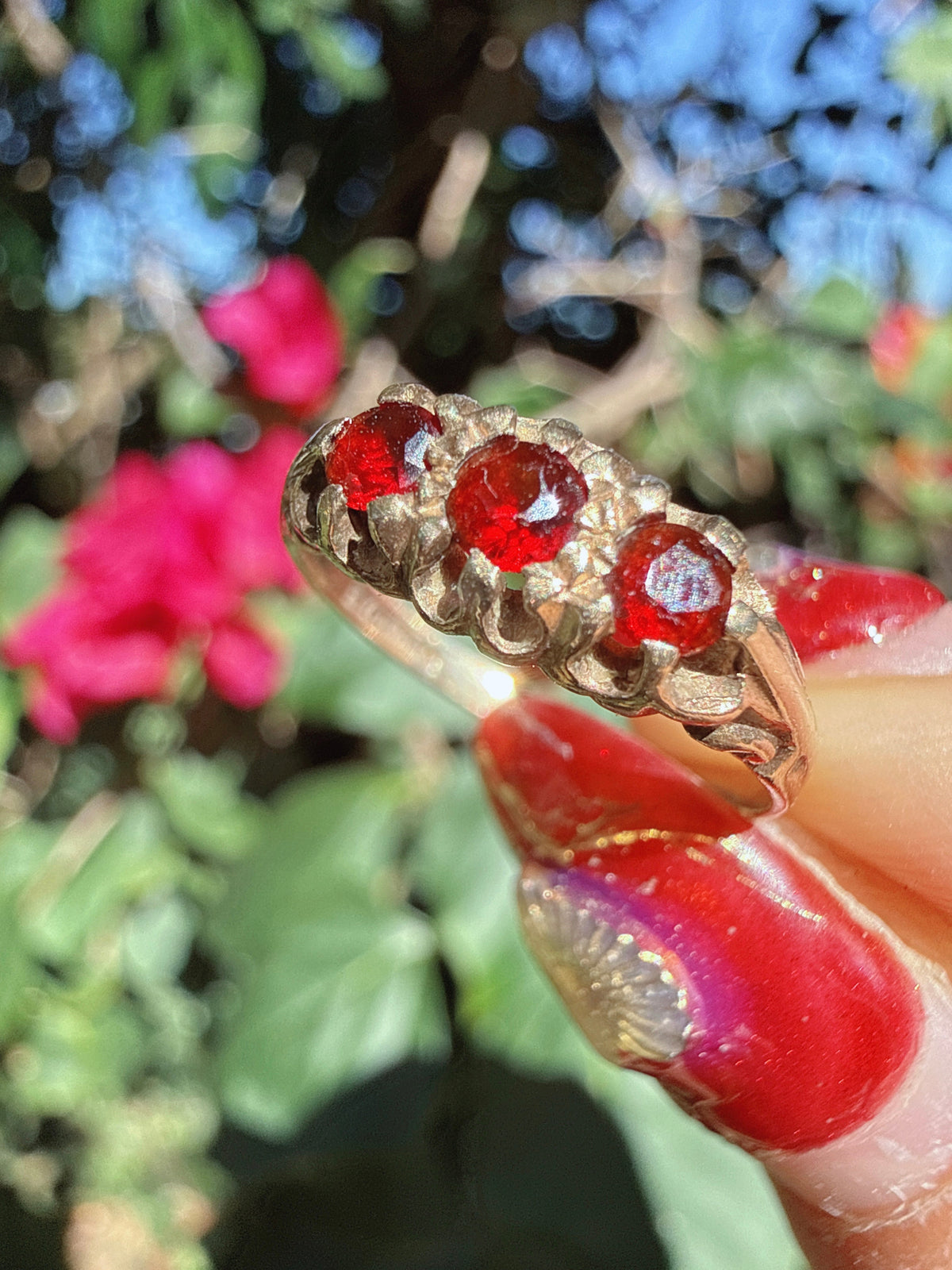 Vintage 1980s 9ct Gold Garnet Trilogy Ring Size I 1/2