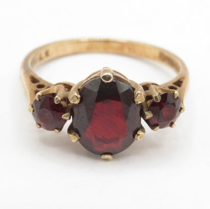 Vintage 1973 9ct Gold Garnet Trilogy Ring Size K
