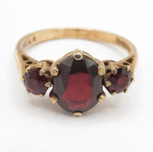 Vintage 1973 9ct Gold Garnet Trilogy Ring Size K