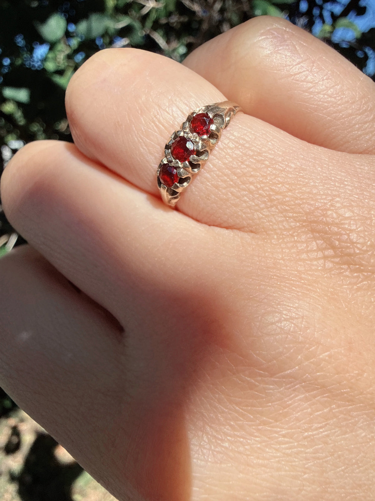 Vintage 1980s 9ct Gold Garnet Trilogy Ring Size I 1/2