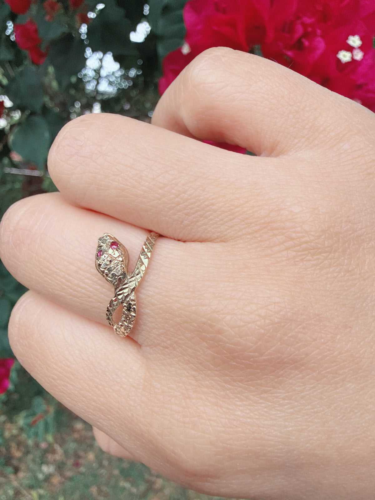 Vintage 1988 9ct Gold Ruby Eye Snake Serpent Ring Size N 1/2