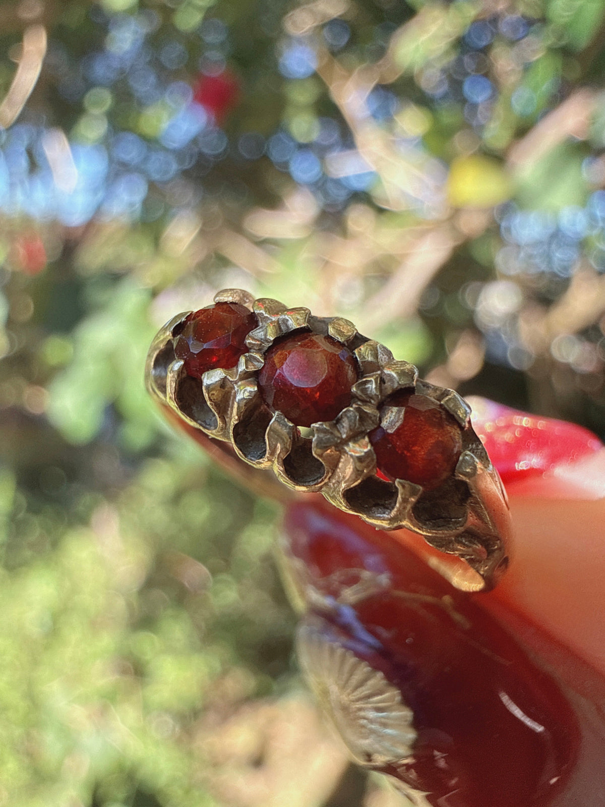 Vintage 1980s 9ct Gold Garnet Trilogy Ring Size I 1/2