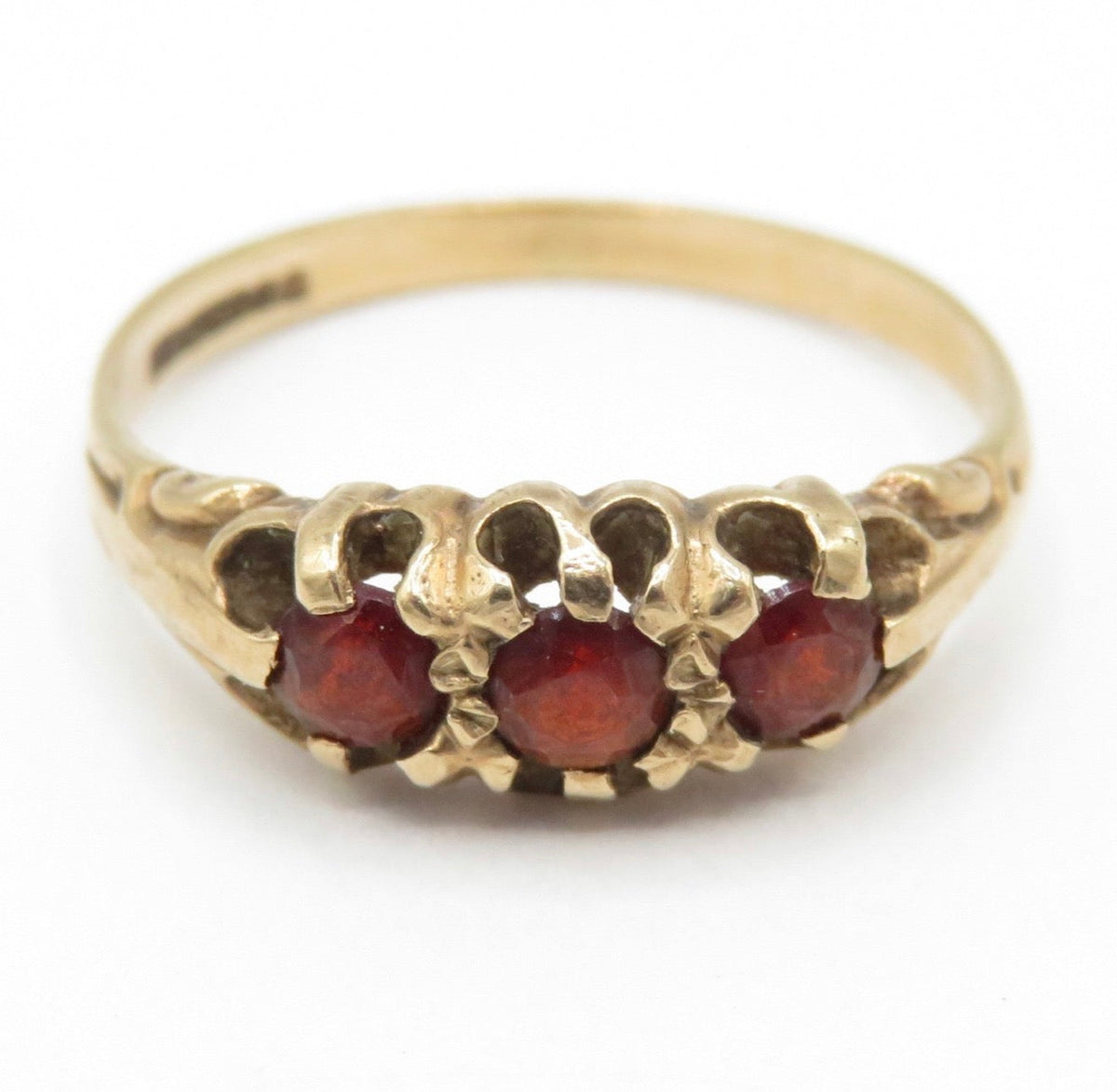 Vintage 1980s 9ct Gold Garnet Trilogy Ring Size I 1/2