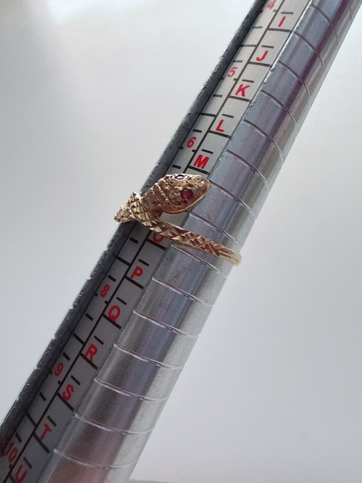 Vintage 1988 9ct Gold Ruby Eye Snake Serpent Ring Size N 1/2