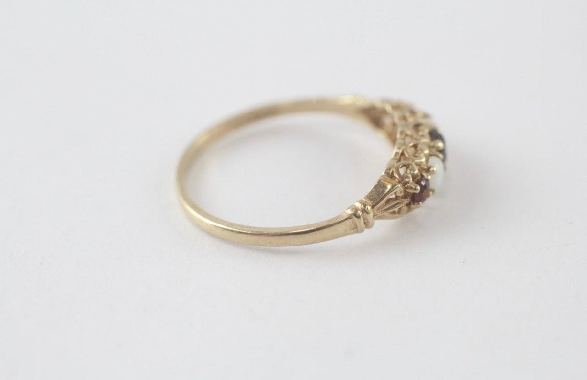 Vintage London Hallmark 9ct Gold Opal Ring Size P