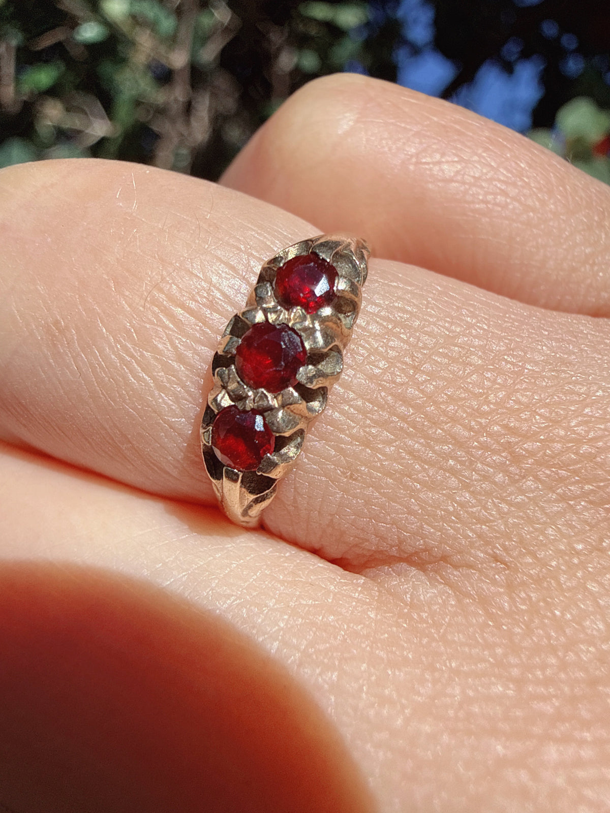 Vintage 1980s 9ct Gold Garnet Trilogy Ring Size I 1/2